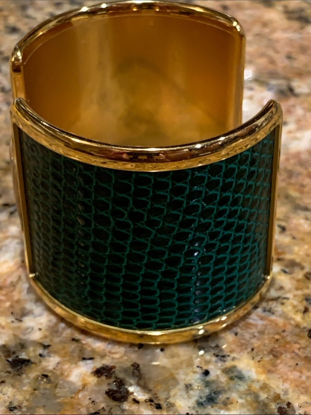 Authentic, real Lizard 🦎 Hermes, limited edition green,gorgeous golden bracelet